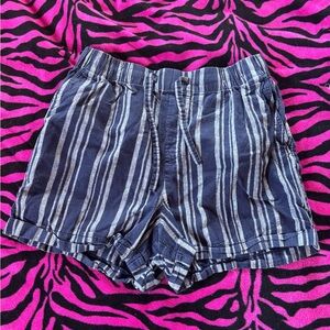 High waisted relaxed shorts